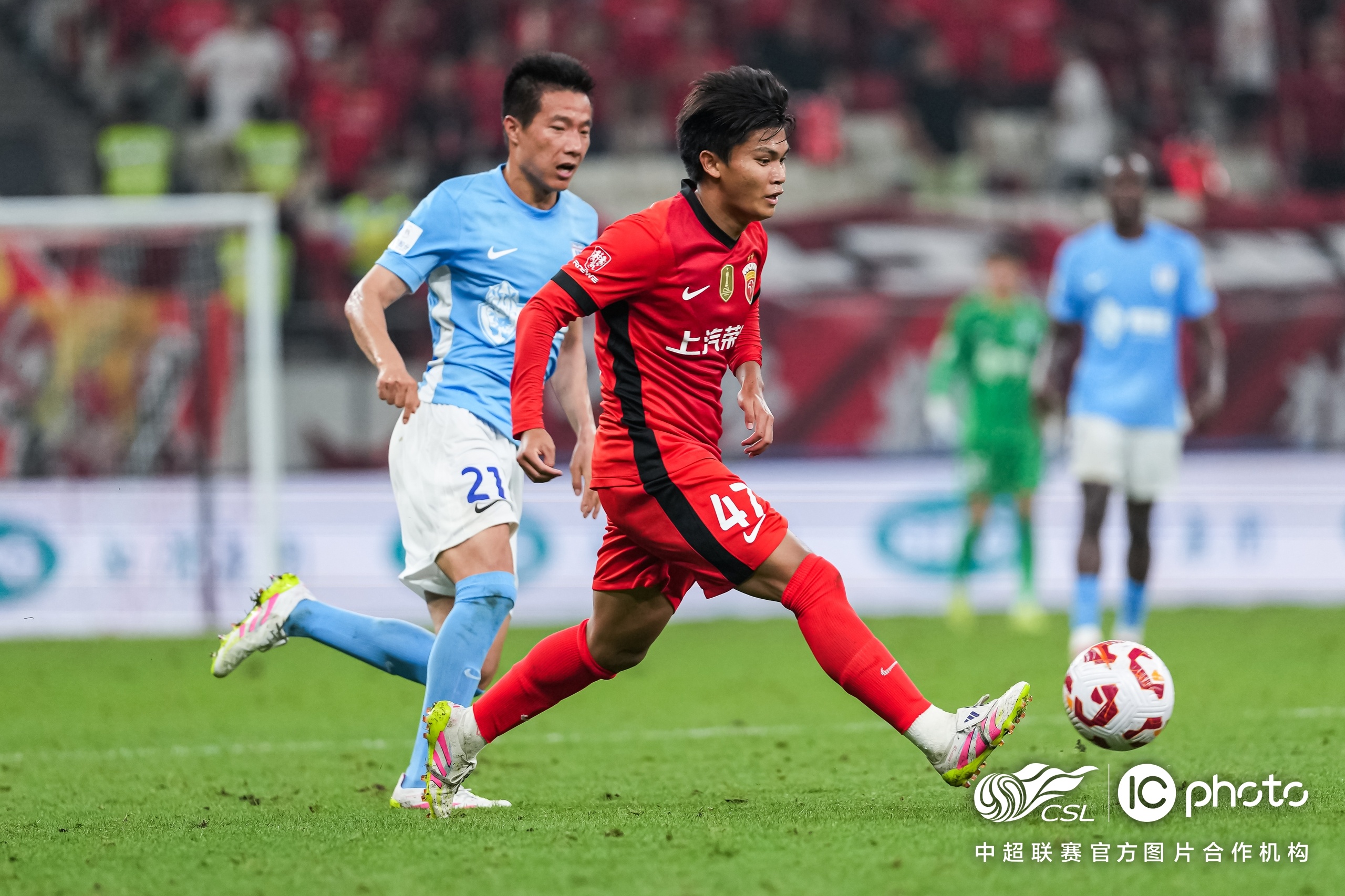 赛地聚焦——足总杯国际比赛日热度飙升，马德里竞技内部沟通，赛场秩序良好，细节决定成败的简单介绍-九游会入口