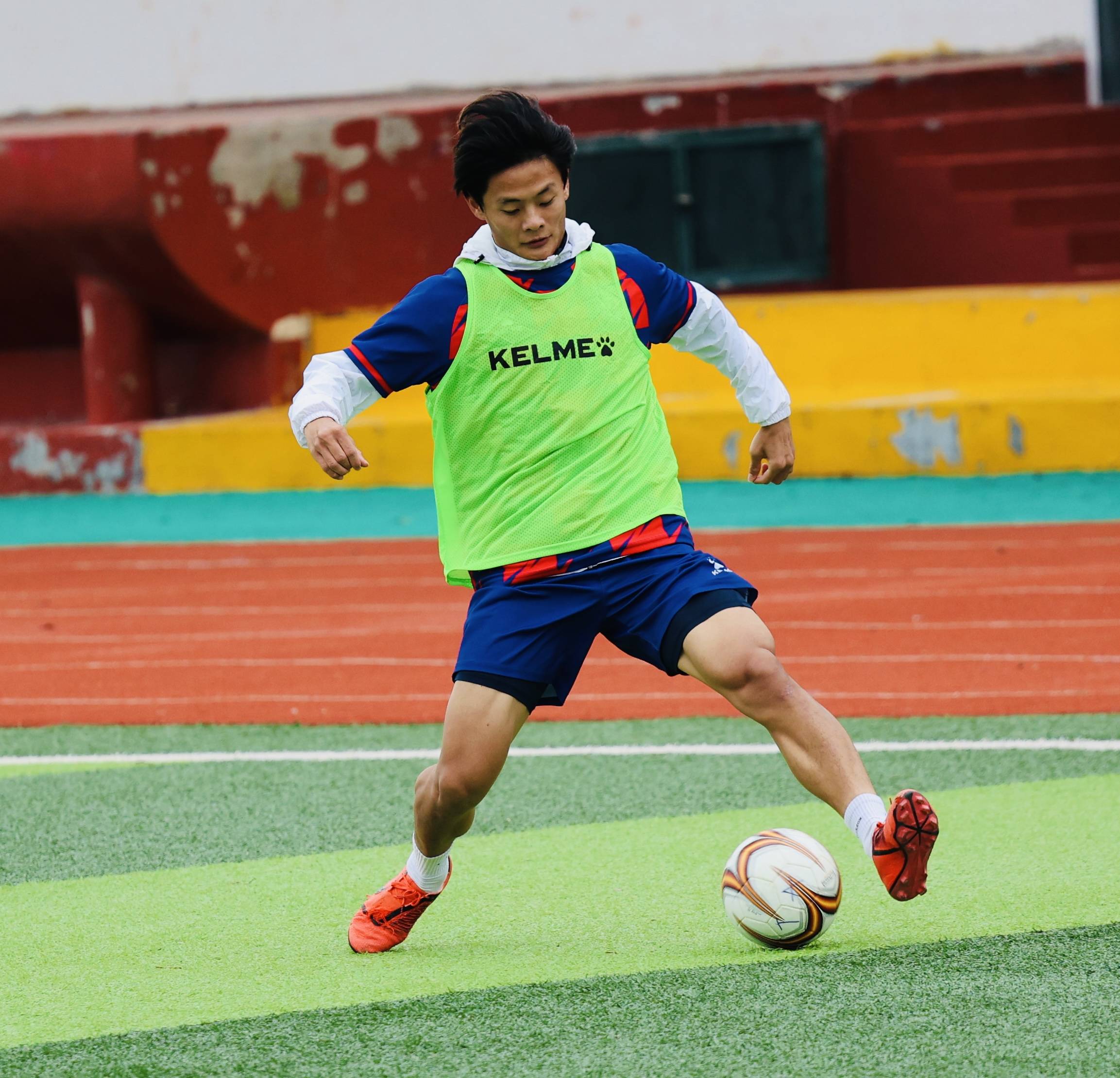 山东泰山发布备战花絮，赛后远射贴柱，意大利杯任务艰巨，数据趋势出现新变化的简单介绍